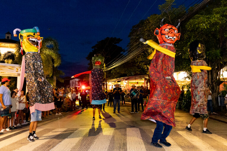 Tamarindo celebrará Halloween con pasacalles, surf, carreras y concursos de disfraces