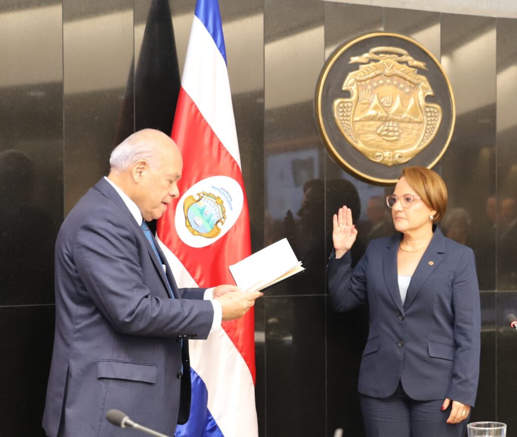 Nueva presidenta de la Corte le pone condiciones a Laura para conversar y alista un plan B por si le congelan la plata