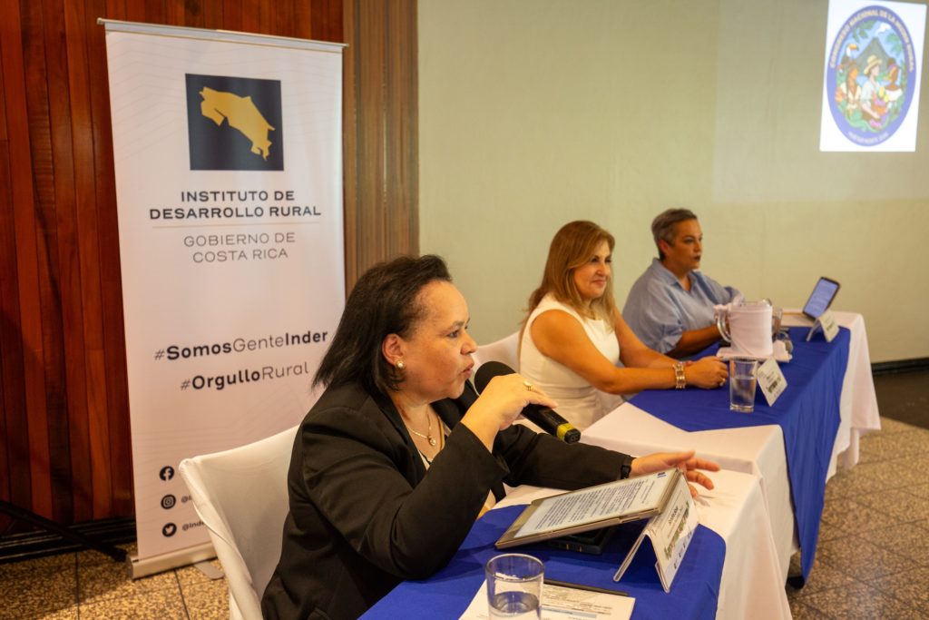 Congreso Nacional de la Mujer Rural reúne a lideresas de todo el país en San Carlos