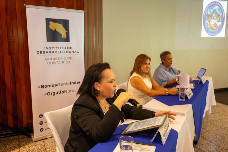 Congreso Nacional de la Mujer Rural reúne a lideresas de todo el país en San Carlos
