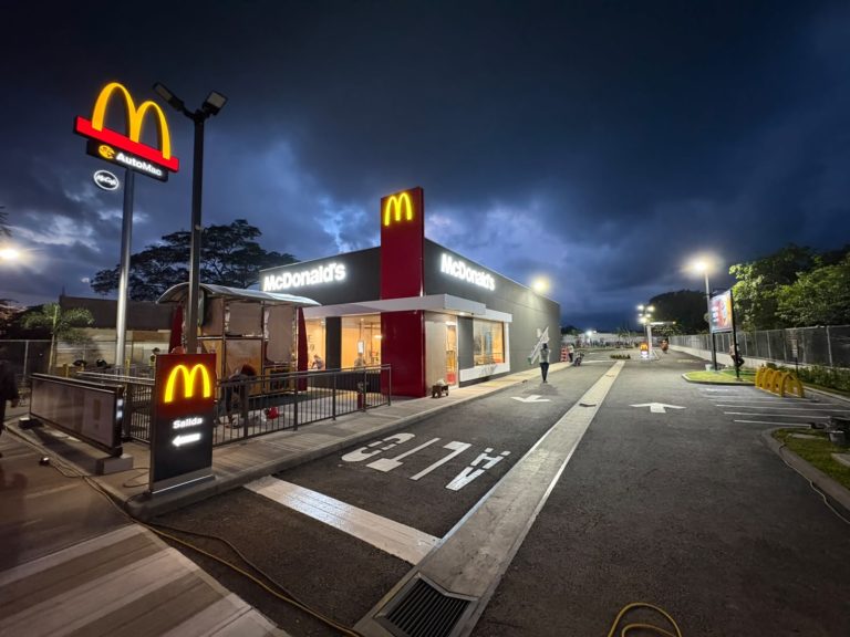 McDonald’s abre su restaurante número 81 en Costa Rica y llega a Puntarenas