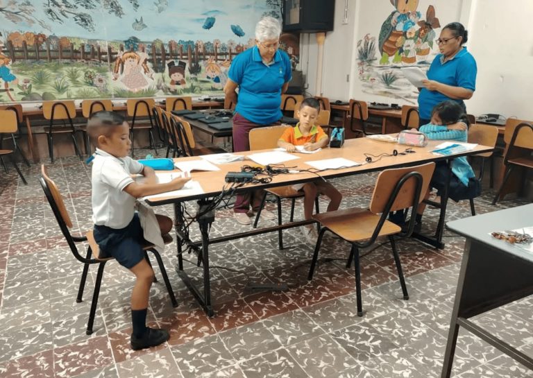 Estudiantes de las 27 regiones educativas completan final nacional de la Olimpiada de Matemática de Primaria