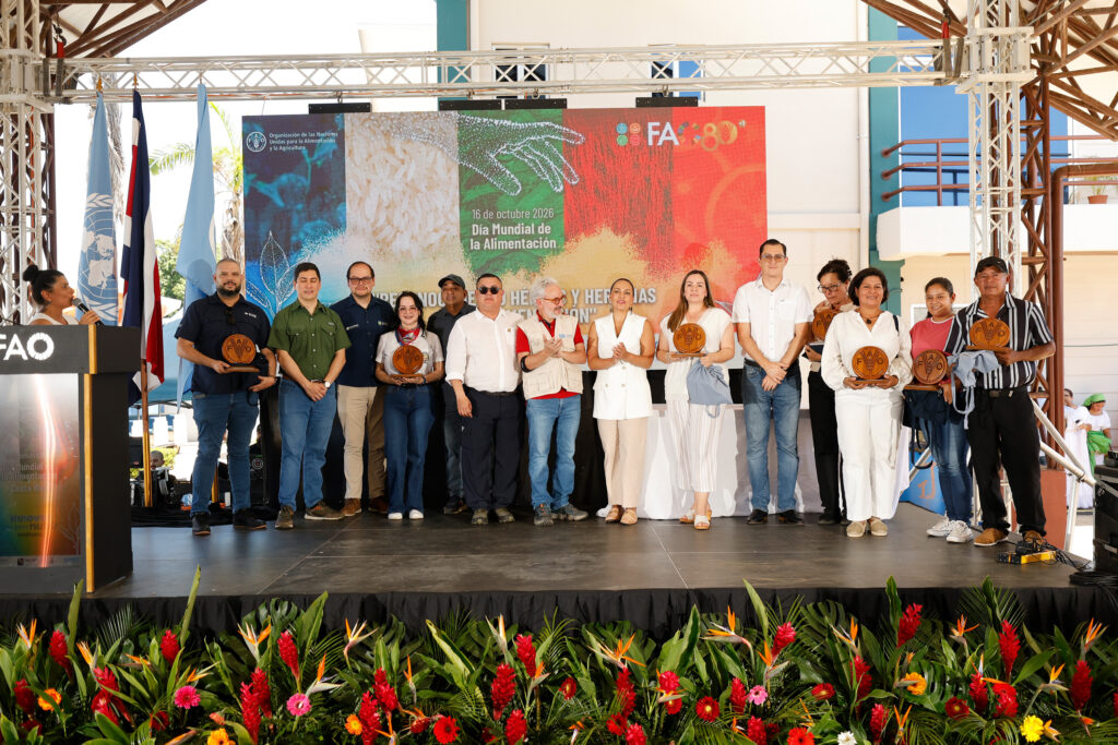 Costa Rica reconoce a productores y organizaciones por aporte a sistemas agroalimentarios