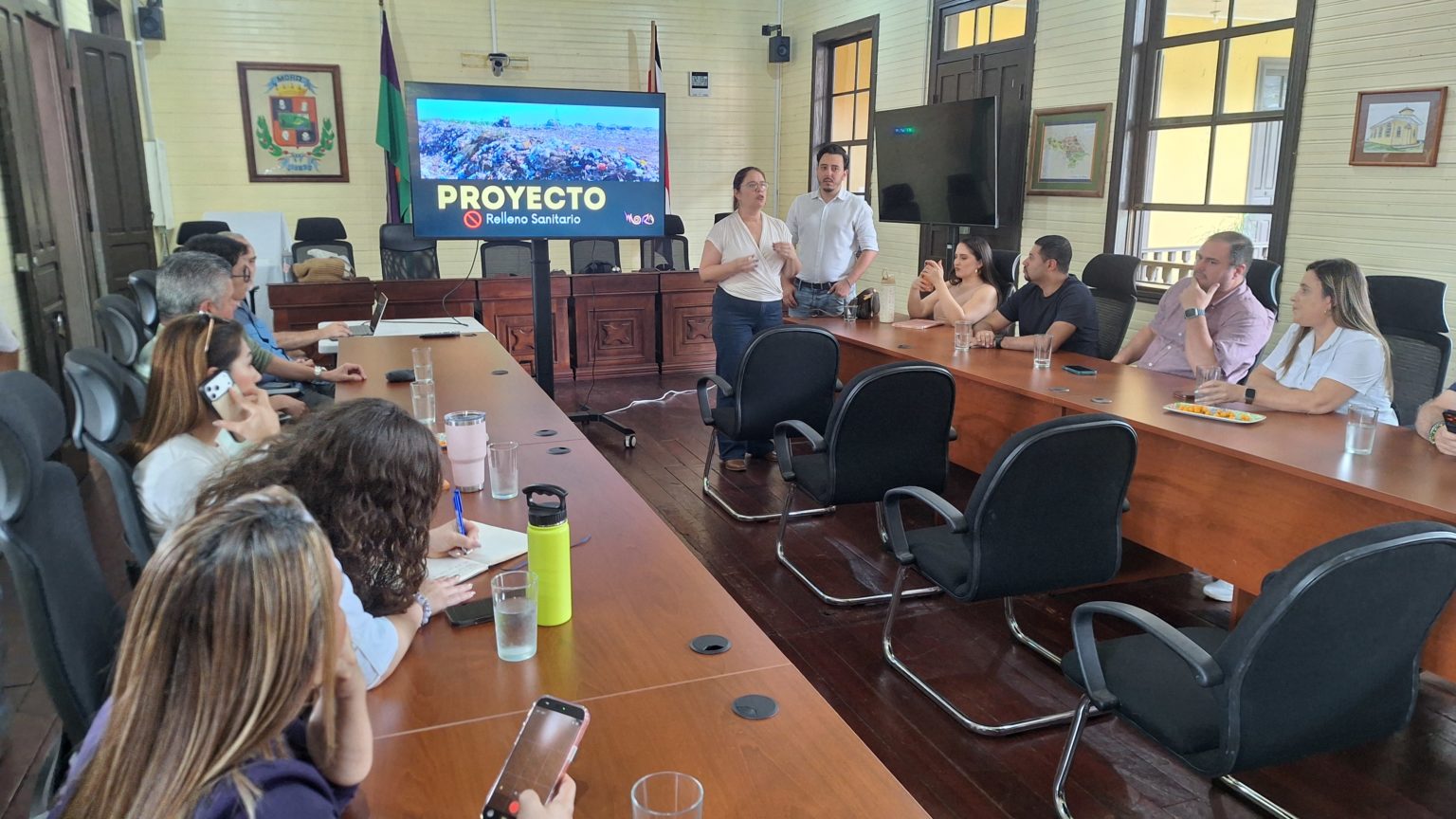 Imagen principal del artículo: Vecinos de Mora cuestionan uso de suelo otorgado a proyecto de relleno sanitario en Picagres