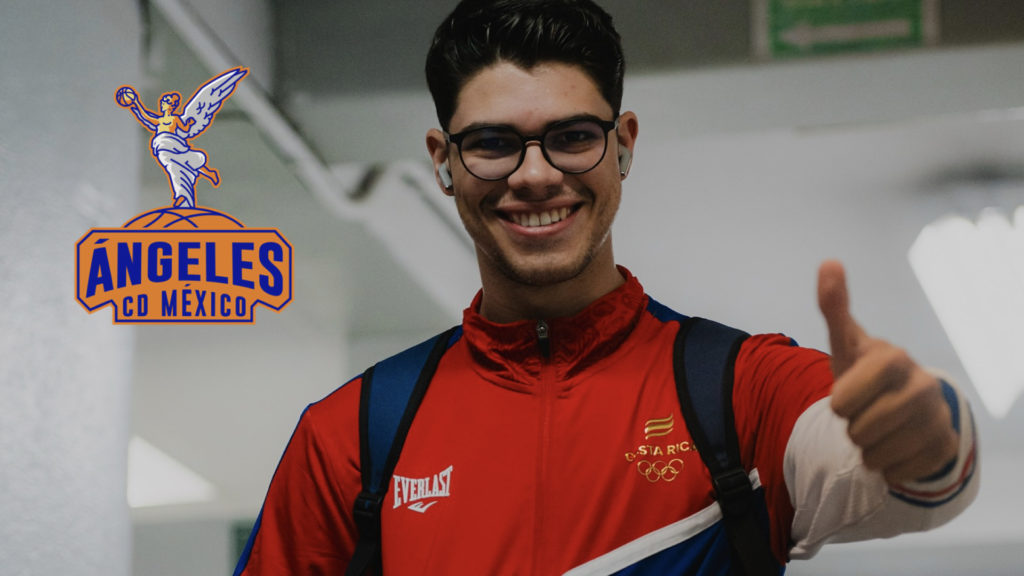 Gilberth Solano hace historia y firma en la liga profesional de voleibol de México