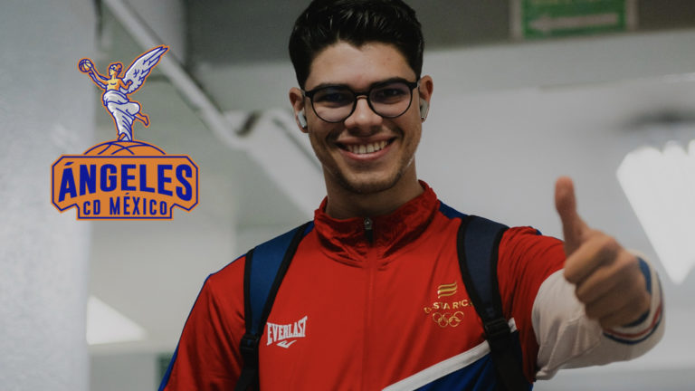 Gilberth Solano hace historia y firma en la liga profesional de voleibol de México